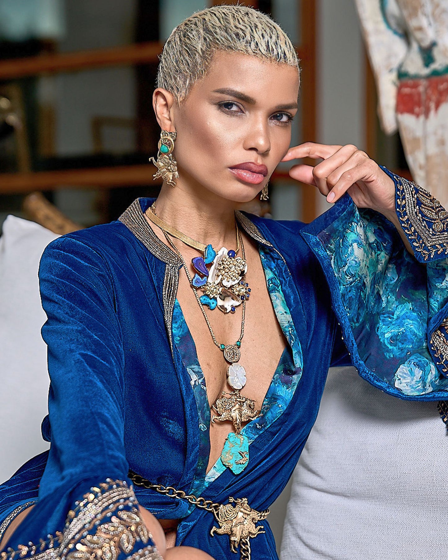 Midi Lenght Agate Stone Necklace with Kundan Crystal Detailing