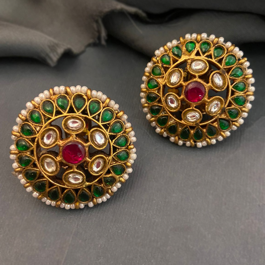 Pendientes con detalles de ónix verde y cristal Kundan